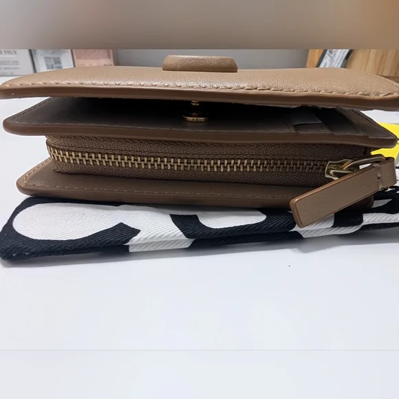 NWT Marc Jacobs Compact Wallet - Picture 4 of 6